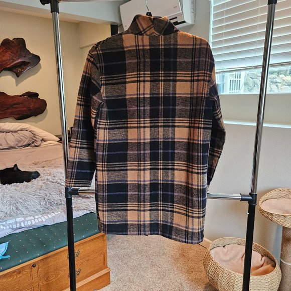 Tentree Plaid Fannel Cacoon Cardigan - Picture 5 of 9